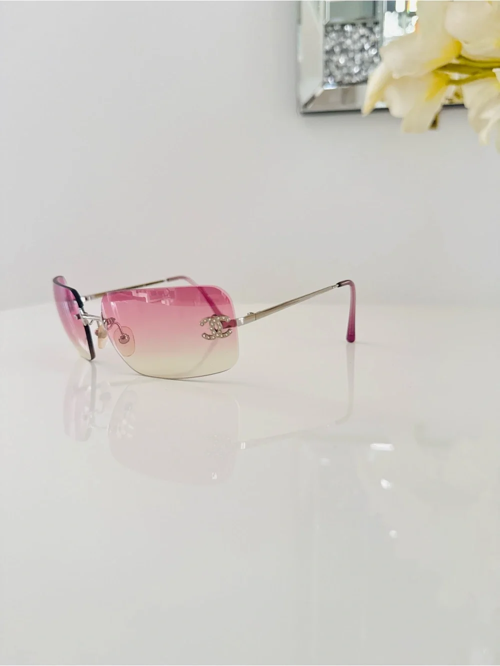 Like New 🍒 Authentic Vintage Chanel rimless CC crystal sunglasses